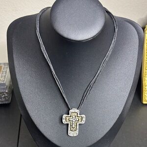 Premier Designs Two Tone Cross Removable Pendant Necklace